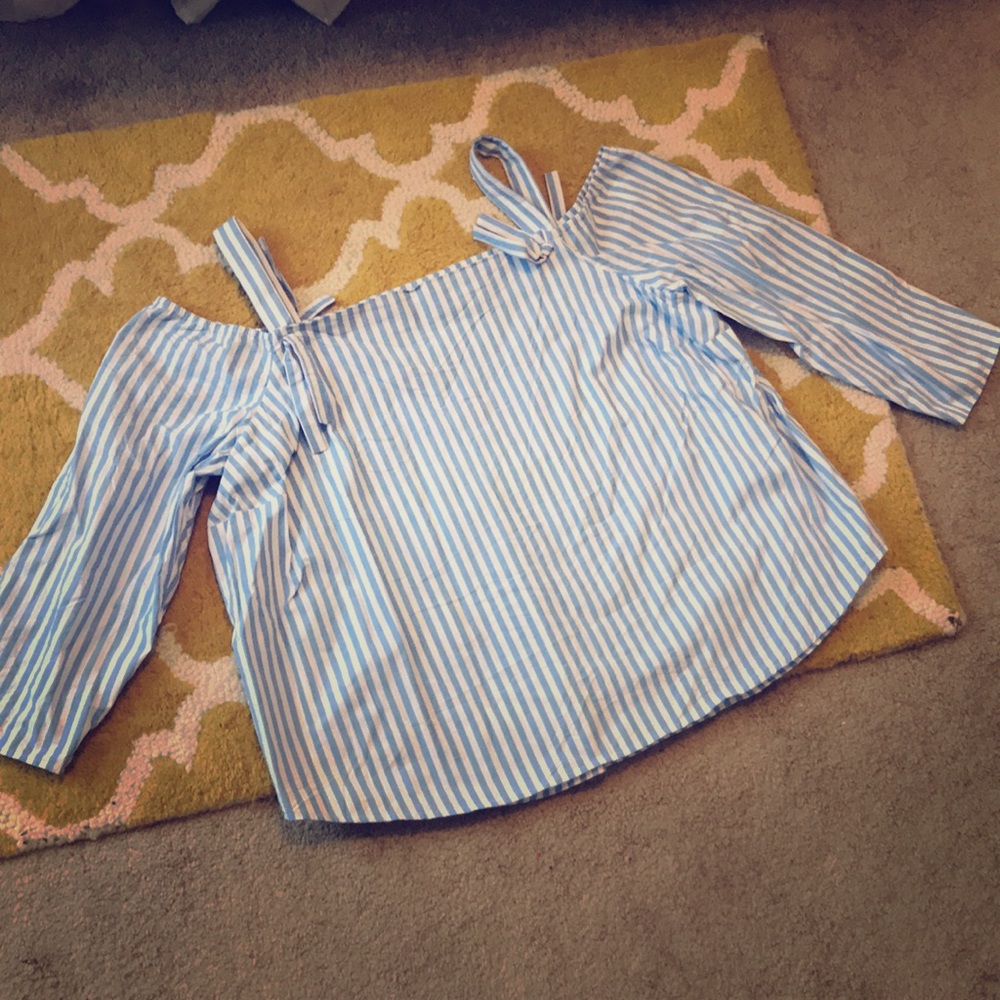 Crown & Ivy top